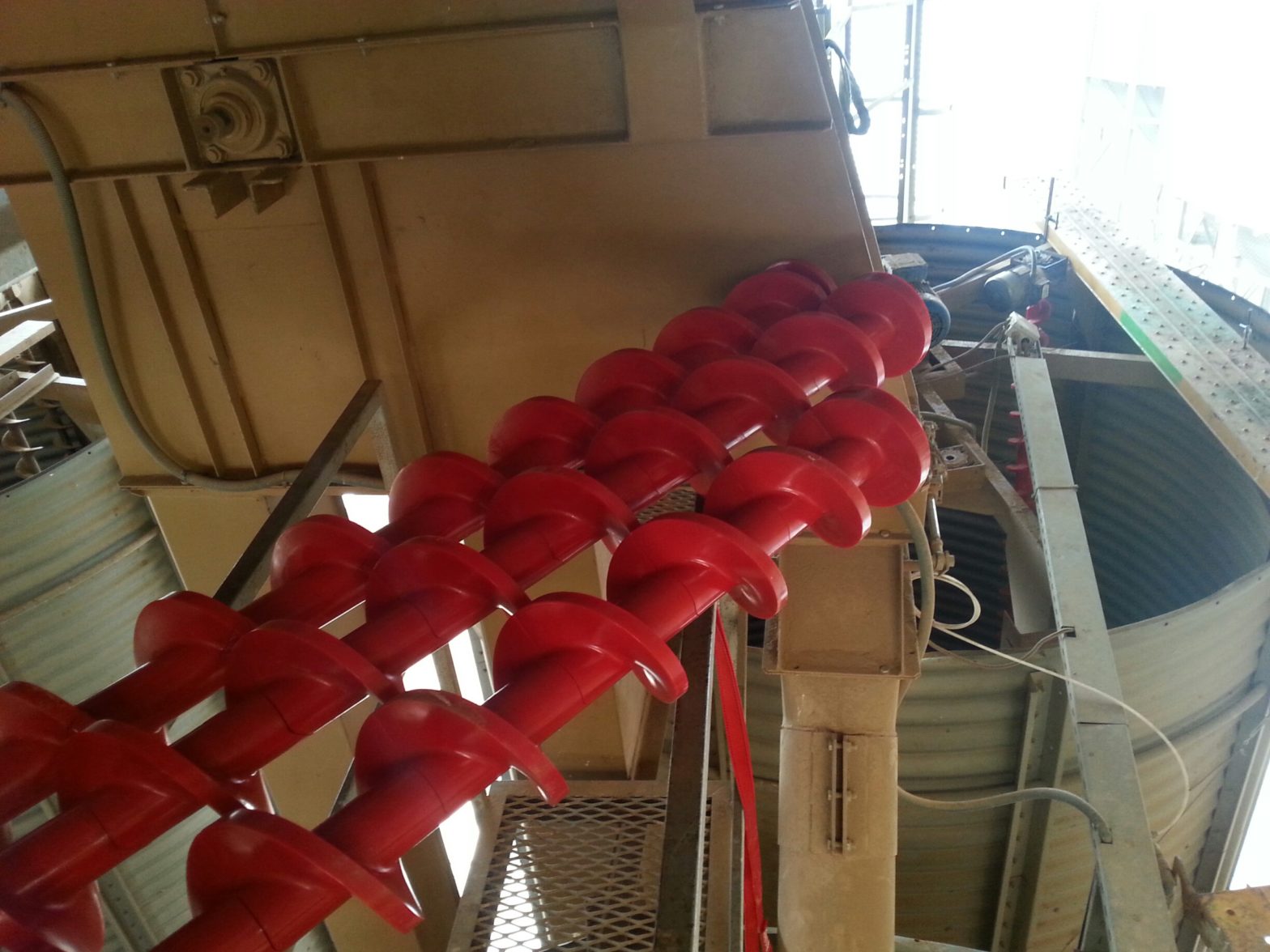 Preparing to mount an Archimedys™ auger